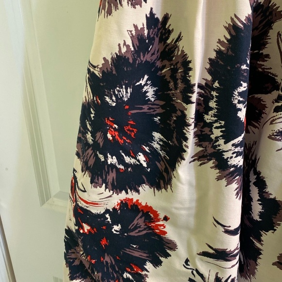 Black Lace Bodice Floral Skirt Dress with Red Waistband - Picture 8 of 8